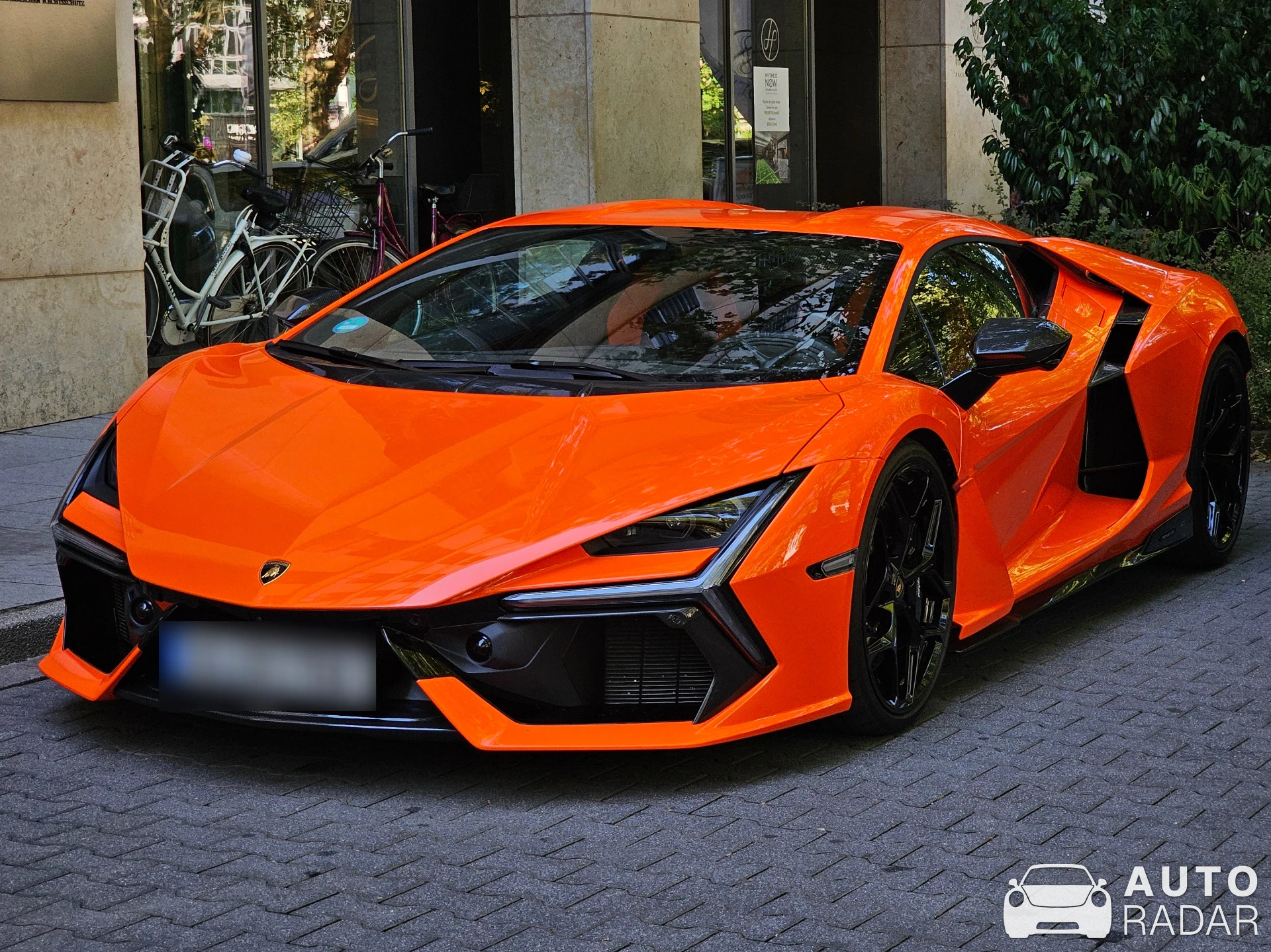Lamborghini Revuelto spotted in Düsseldorf