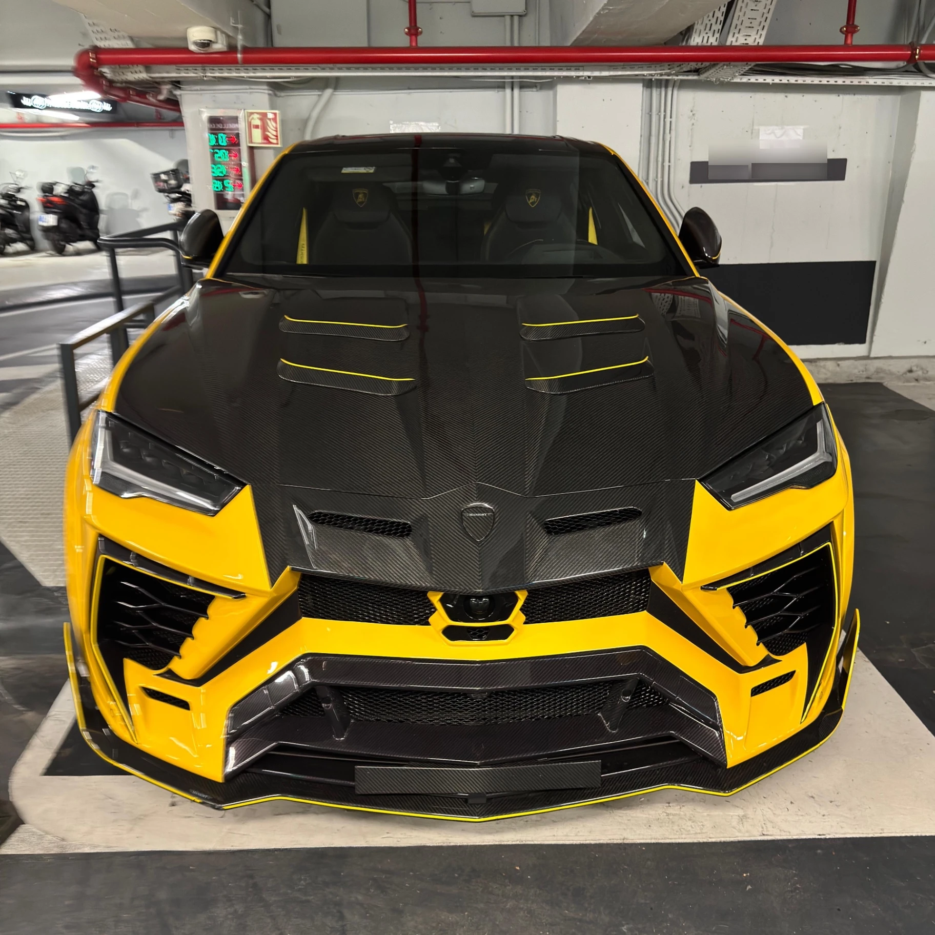 Lamborghini Urus Mansory Venatus Evo spotted in Barcelona, Spain