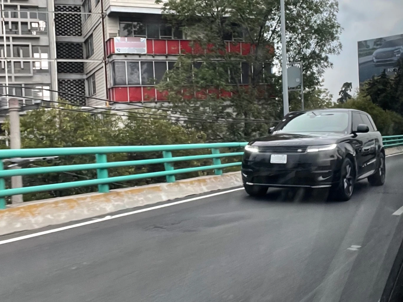 Land Rover Range Rover Sport spotted in Ciudad de México, México