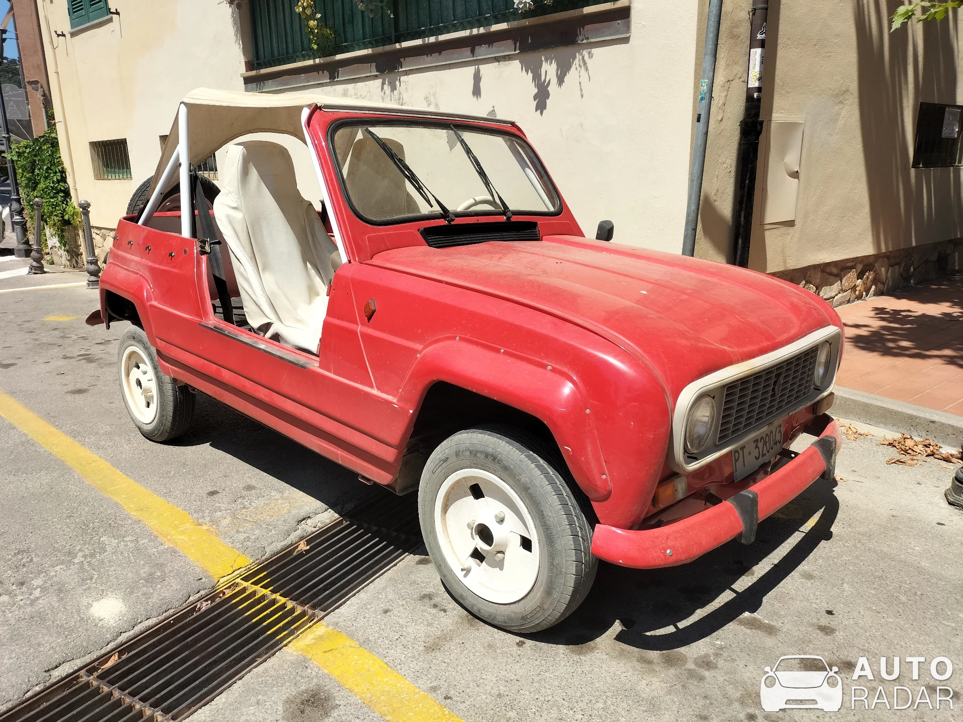 Renault 4L JP4 spotted in Portoferraio