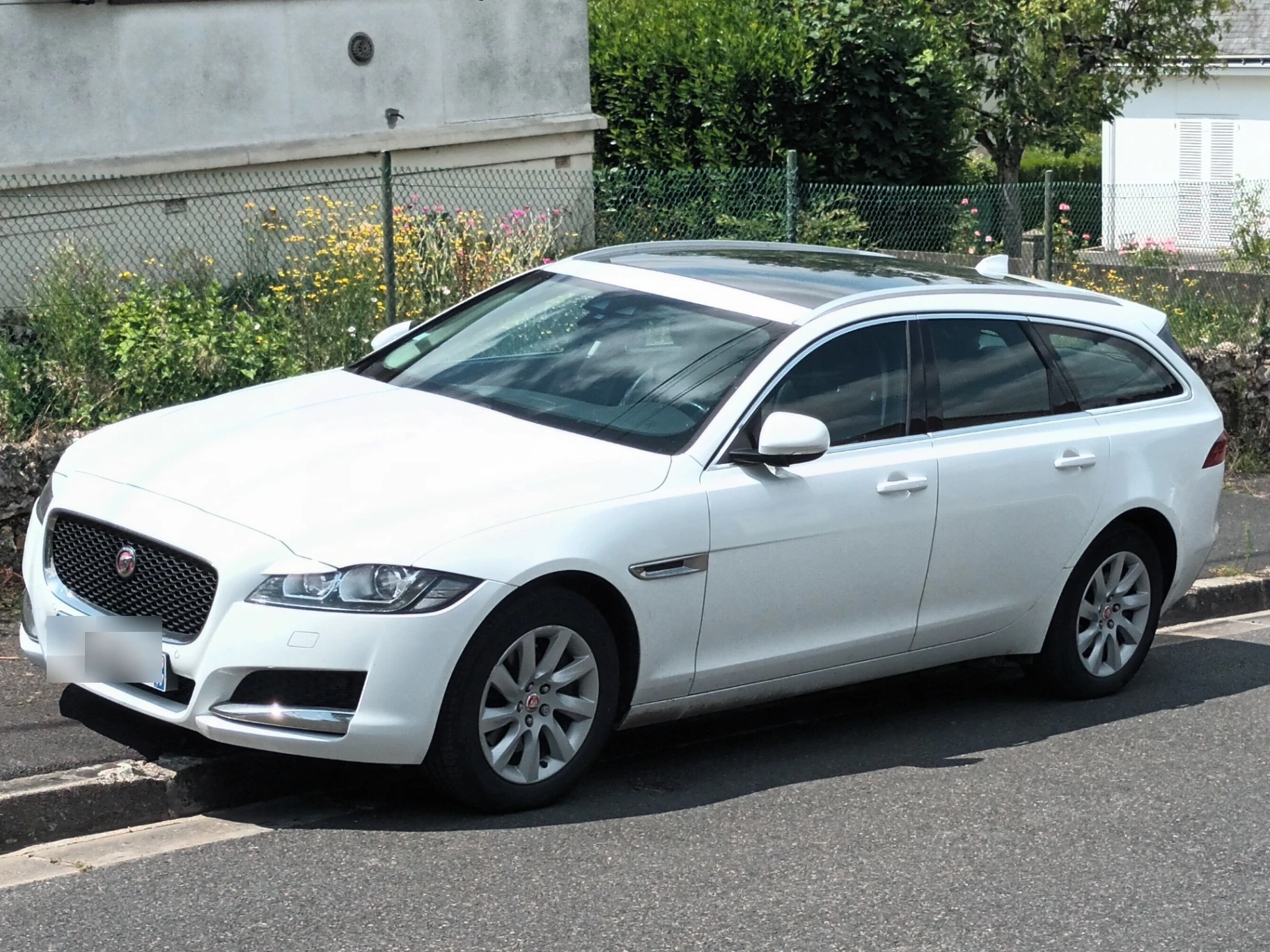 Jaguar XF Sportbrake 2021 spotted in Montbazon, France