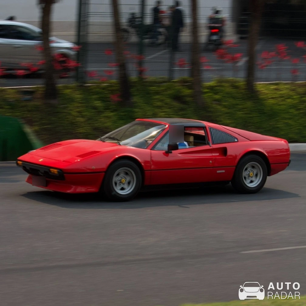 Ferrari 208 GTB spotted in Belvedere, Brazil