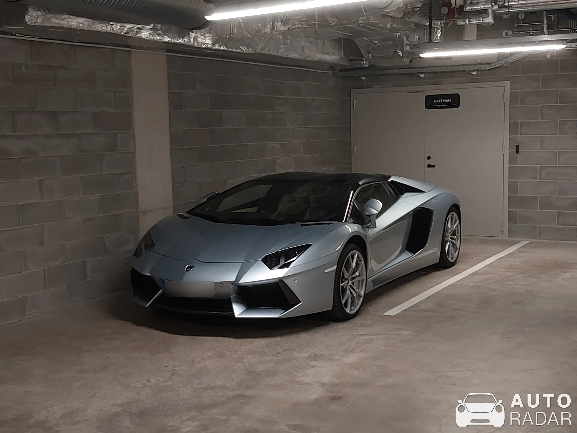 Lamborghini Aventador LP700-4 Roadster spotted in Tallinna