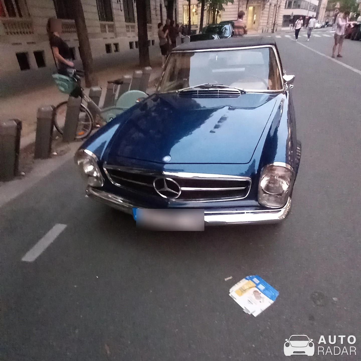 Mercedes-Benz 280 SL spotted in Paris, France