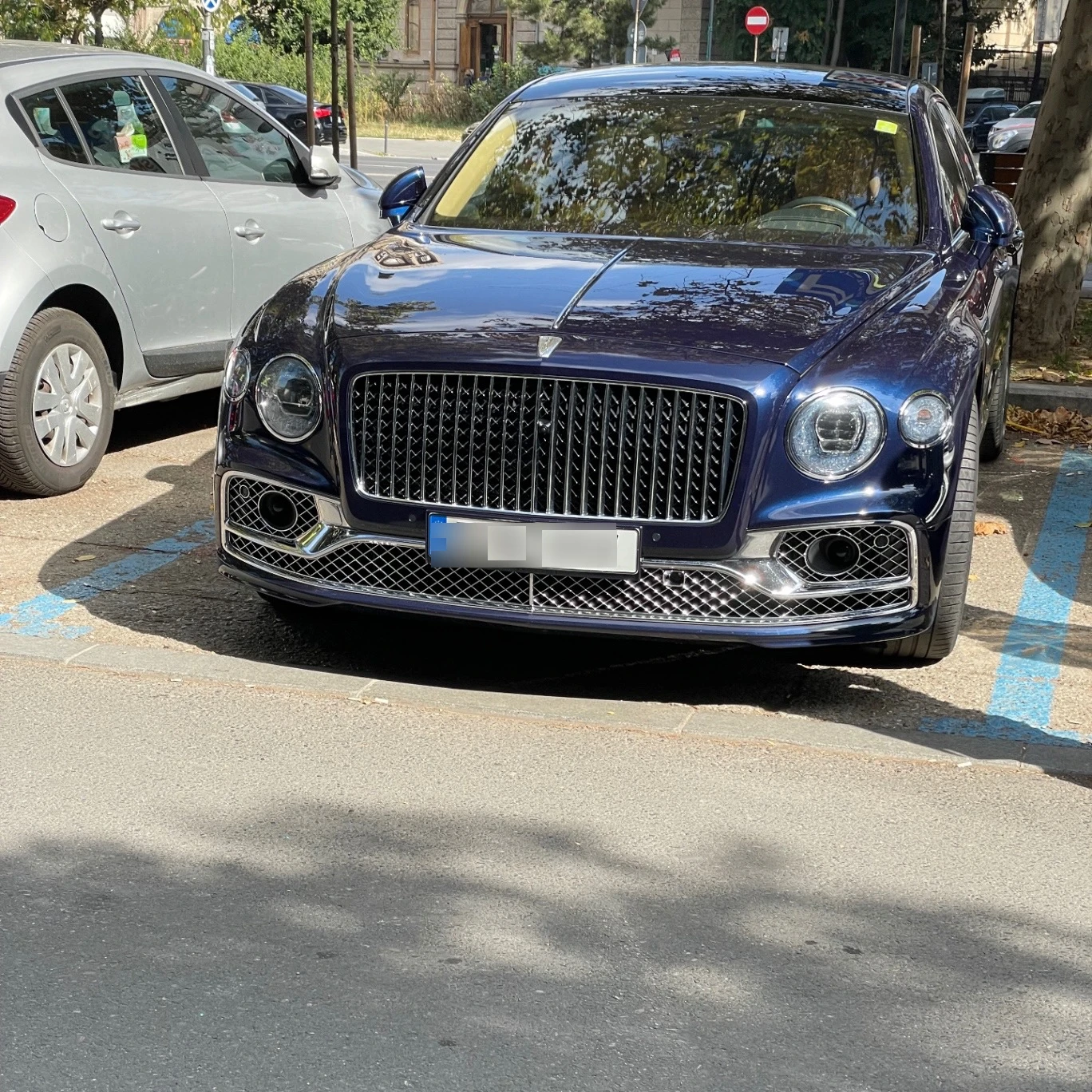 Bentley Flying Spur Hybrid spotted in Bucharest, Romania