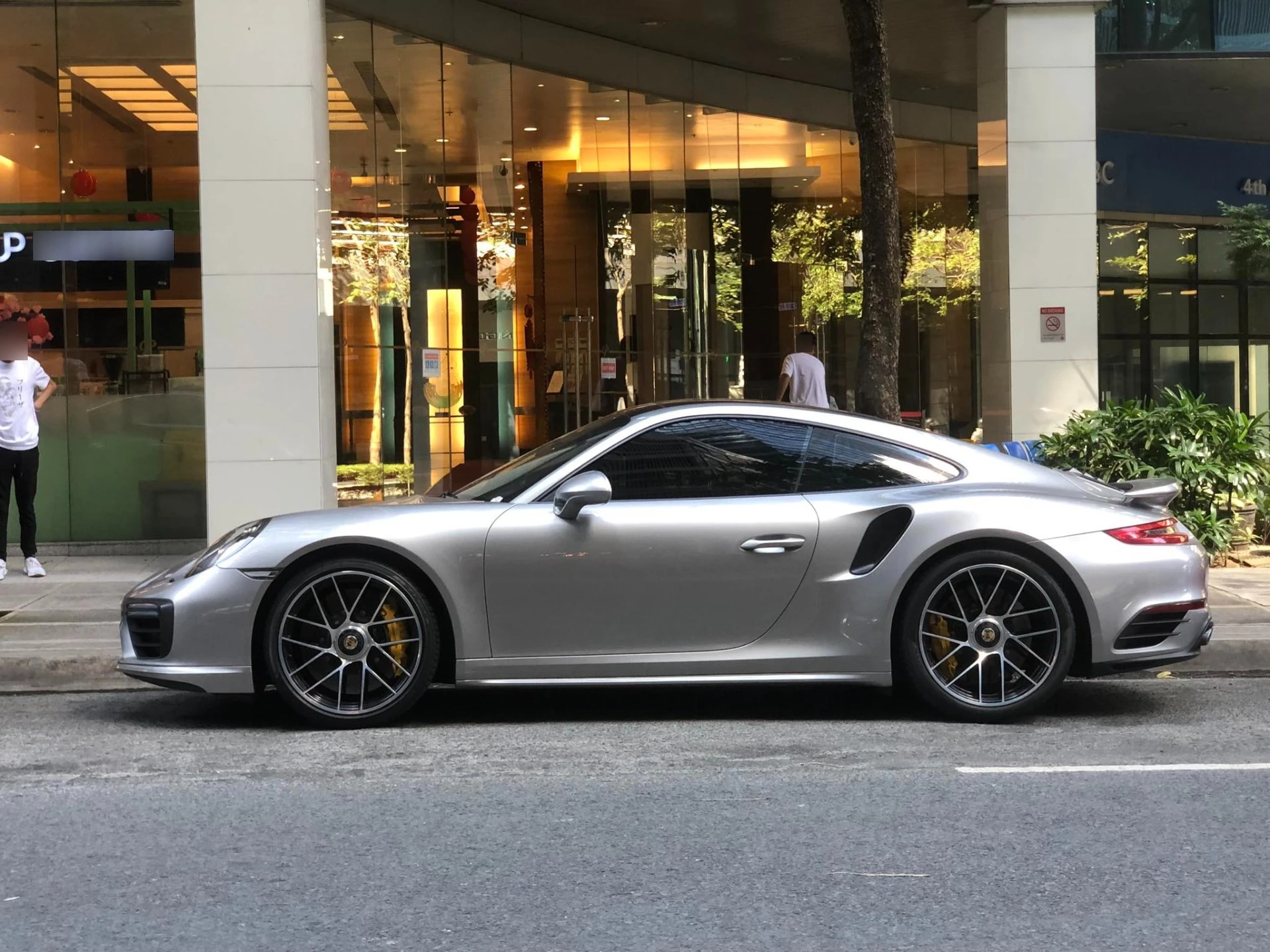 Porsche 991 Turbo S MkII spotted in Taguig, Philippines