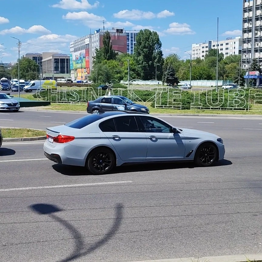BMW 5 Series G30 spotted in Chișinău, Молдова