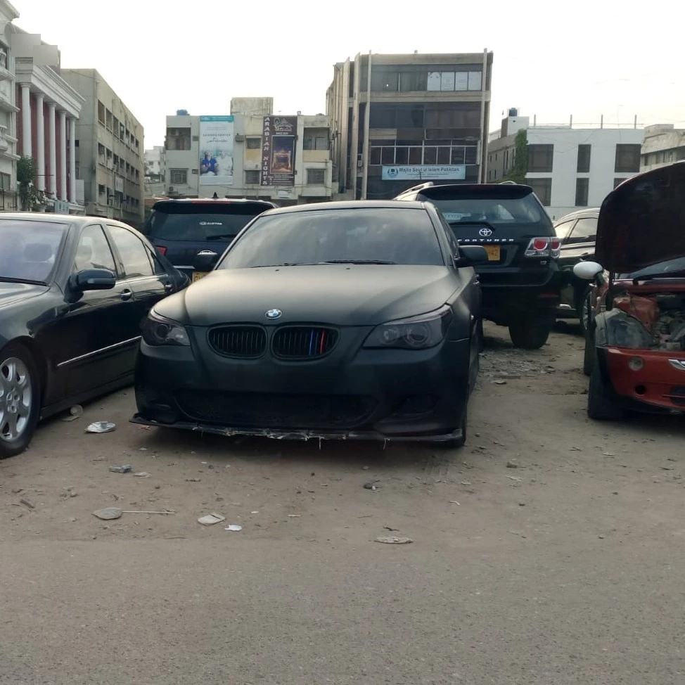 BMW M5 E60 spotted in Karachi, Pakistan
