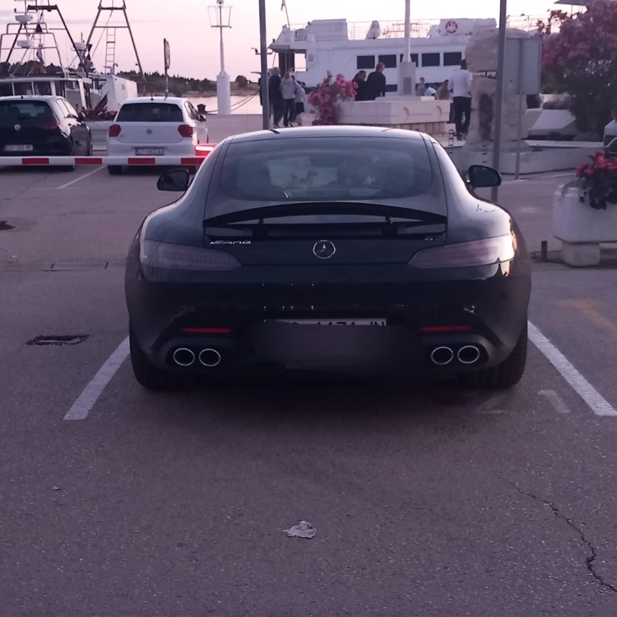 Mercedes-AMG GT C190 spotted in Novalja, Kroatien