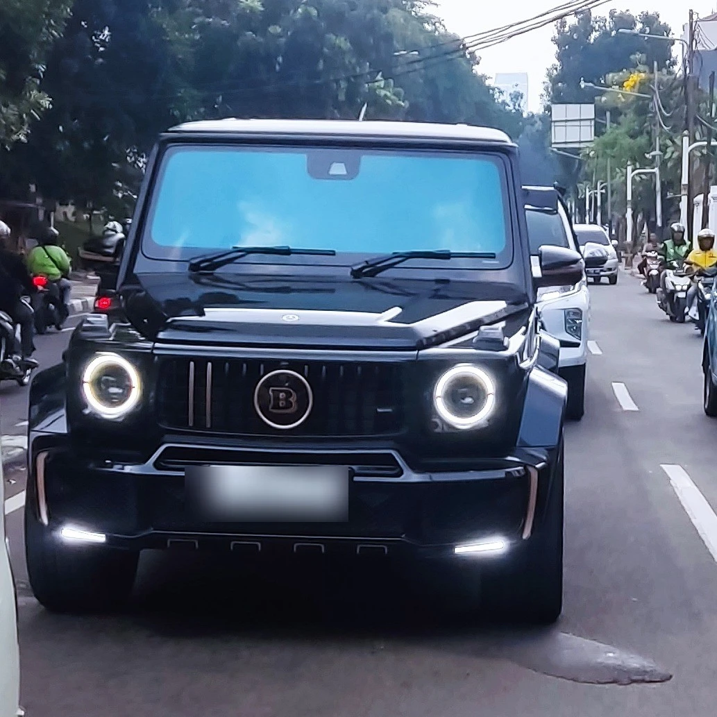 Mercedes-AMG Brabus G B40-700 W463 spotted in Kota Jakarta Selatan, Indonesia