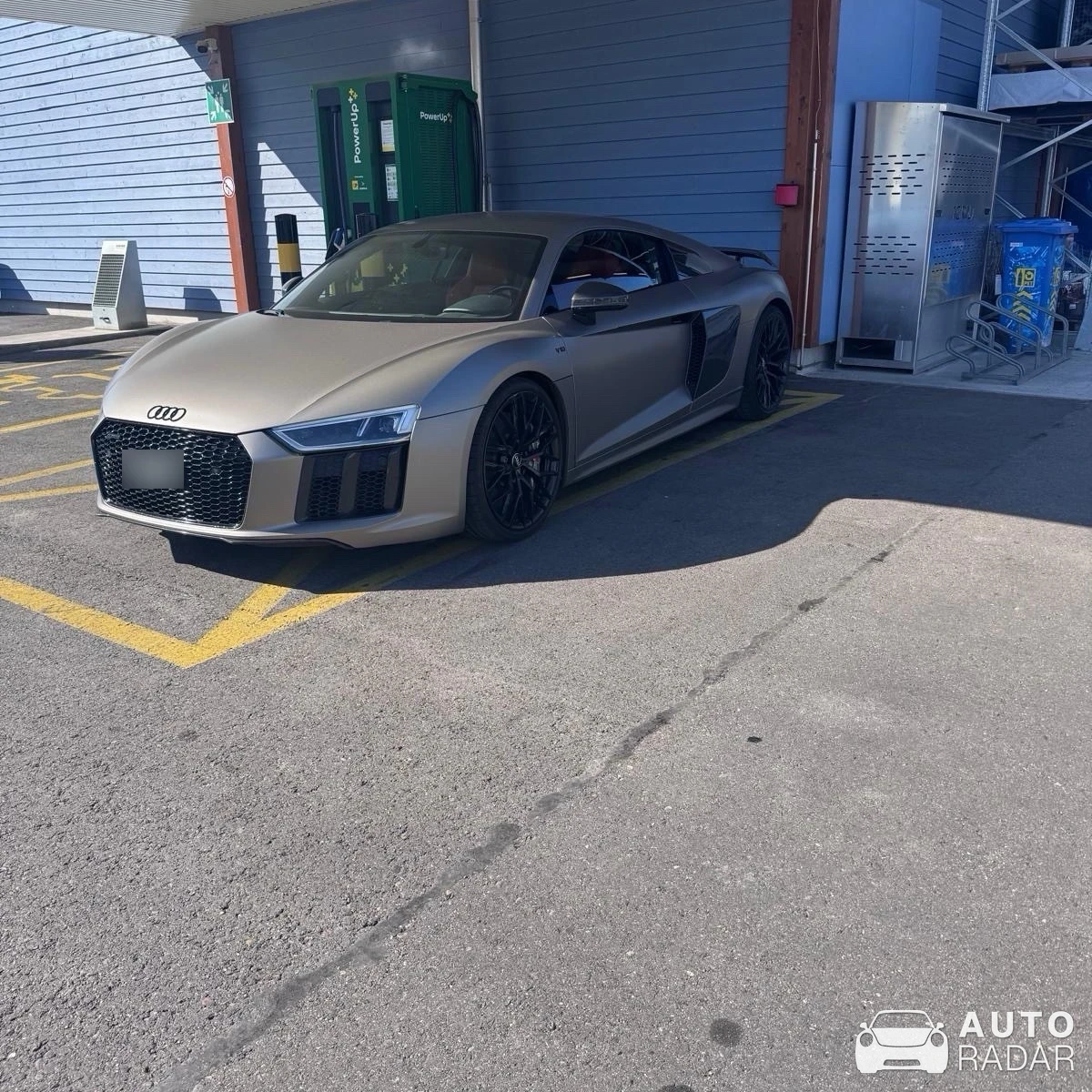 Audi R8 V10 spotted in Murten