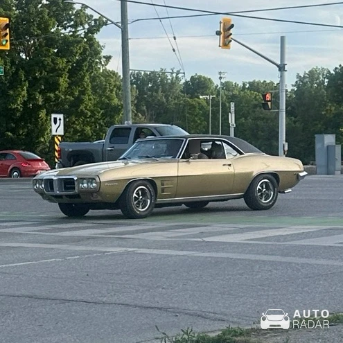 Pontiac Firebird spotted in London