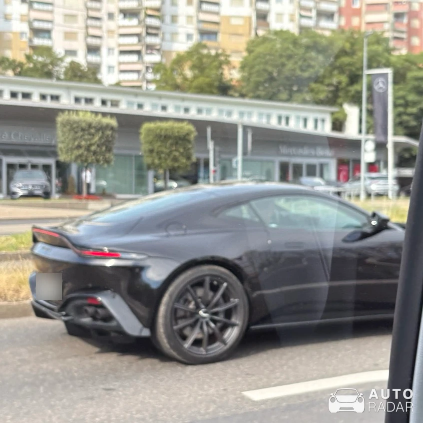 Aston Martin V8 Vantage spotted in Signy-Avenex