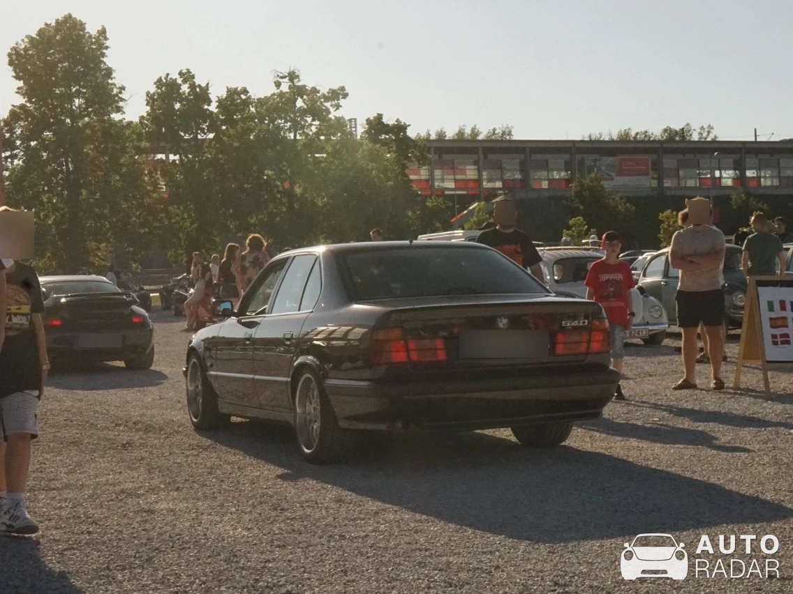 BMW 5 Series E34 spotted in Varsova