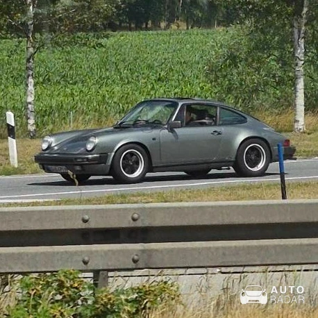 Porsche 964 Carrera spotted in Fehrbellin