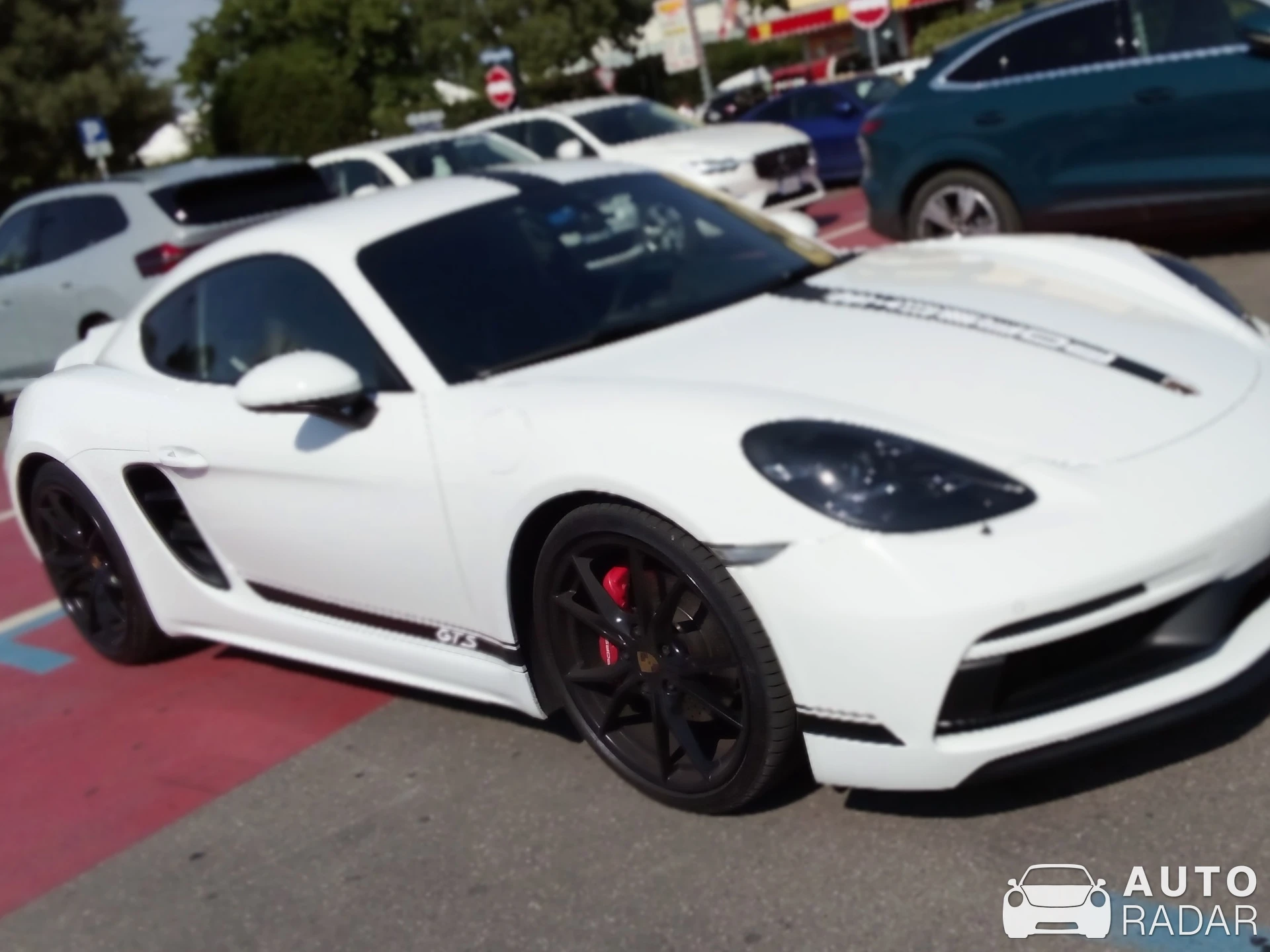 Porsche 718 Cayman GTS spotted in Maranello