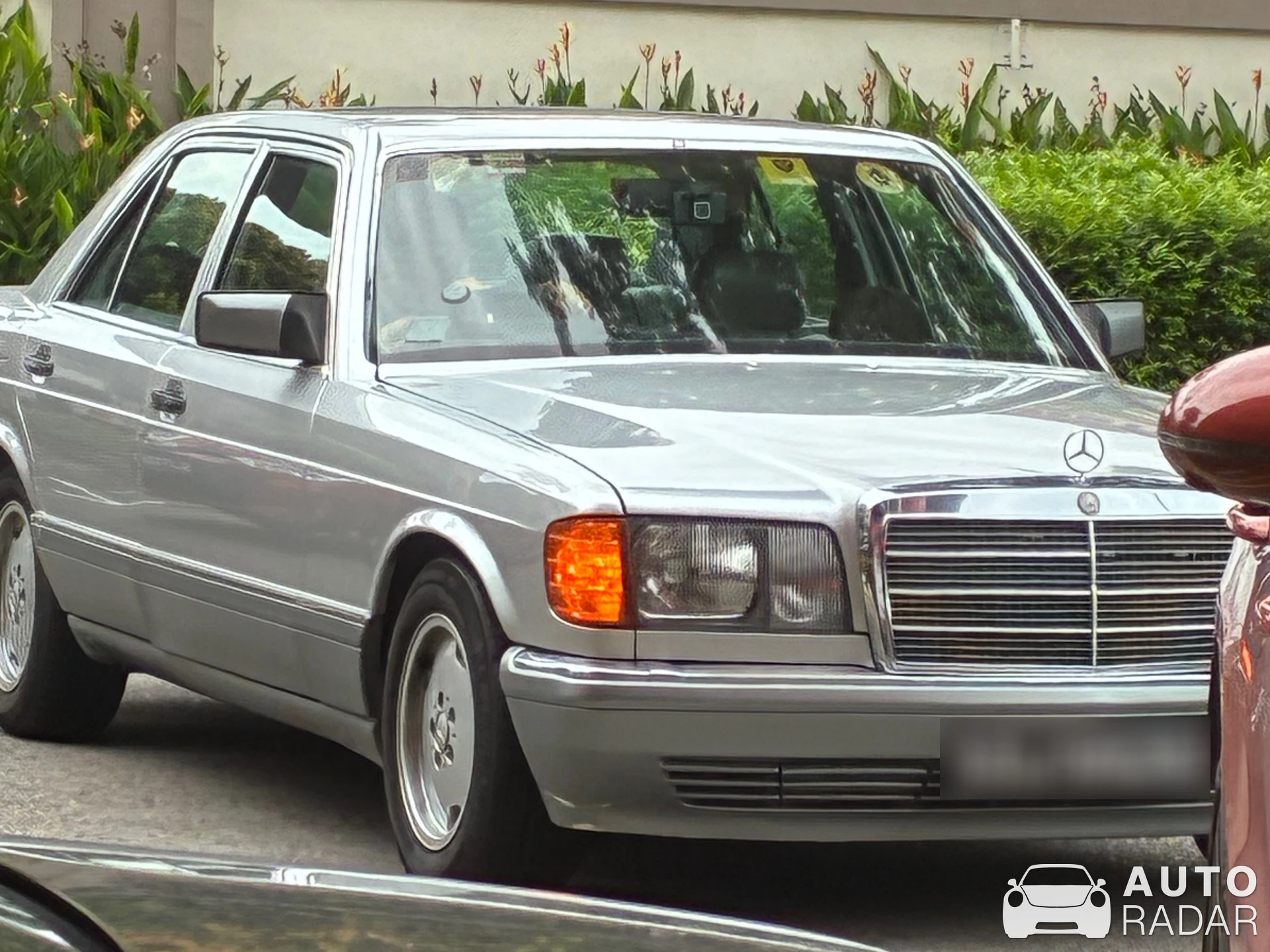Mercedes-Benz S-Klasse W126 spotted in Singapore