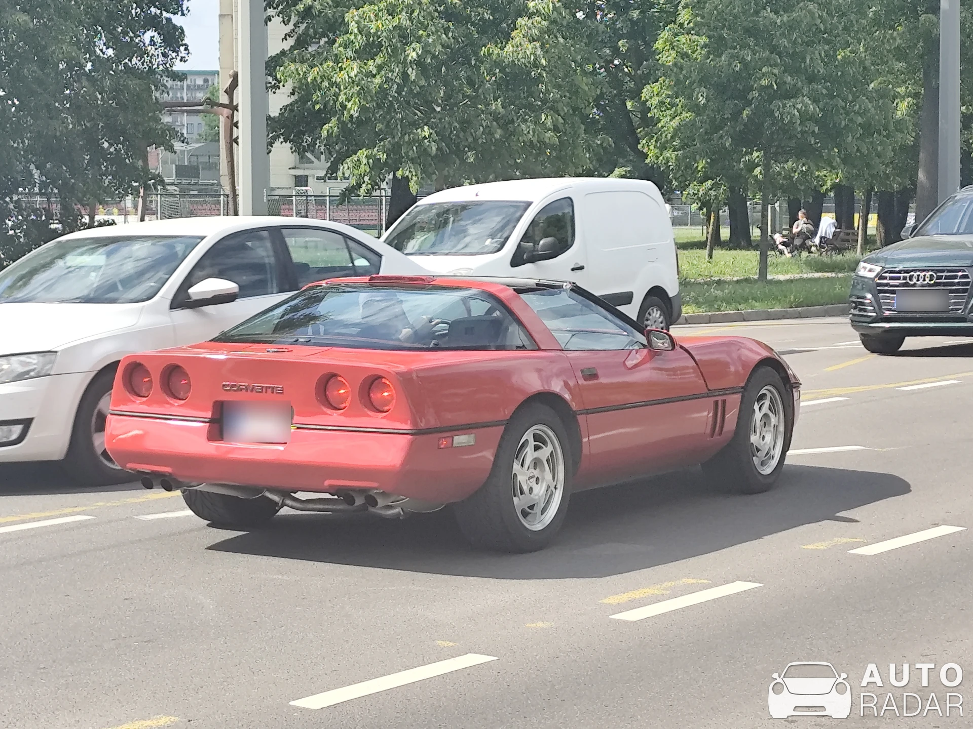 Chevrolet Corvette C2 Stingray spotted in Kaunas