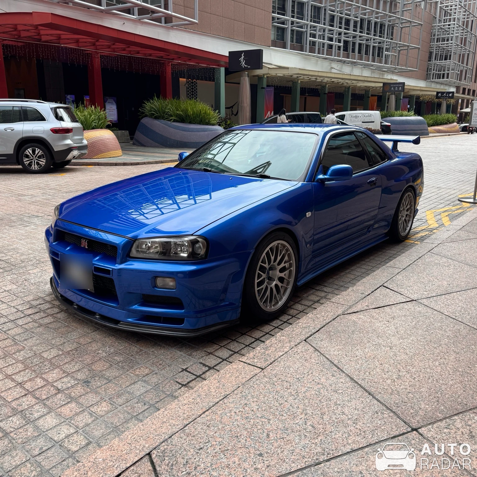 Nissan Skyline R34 GT-R V-Spec spotted in Singapore