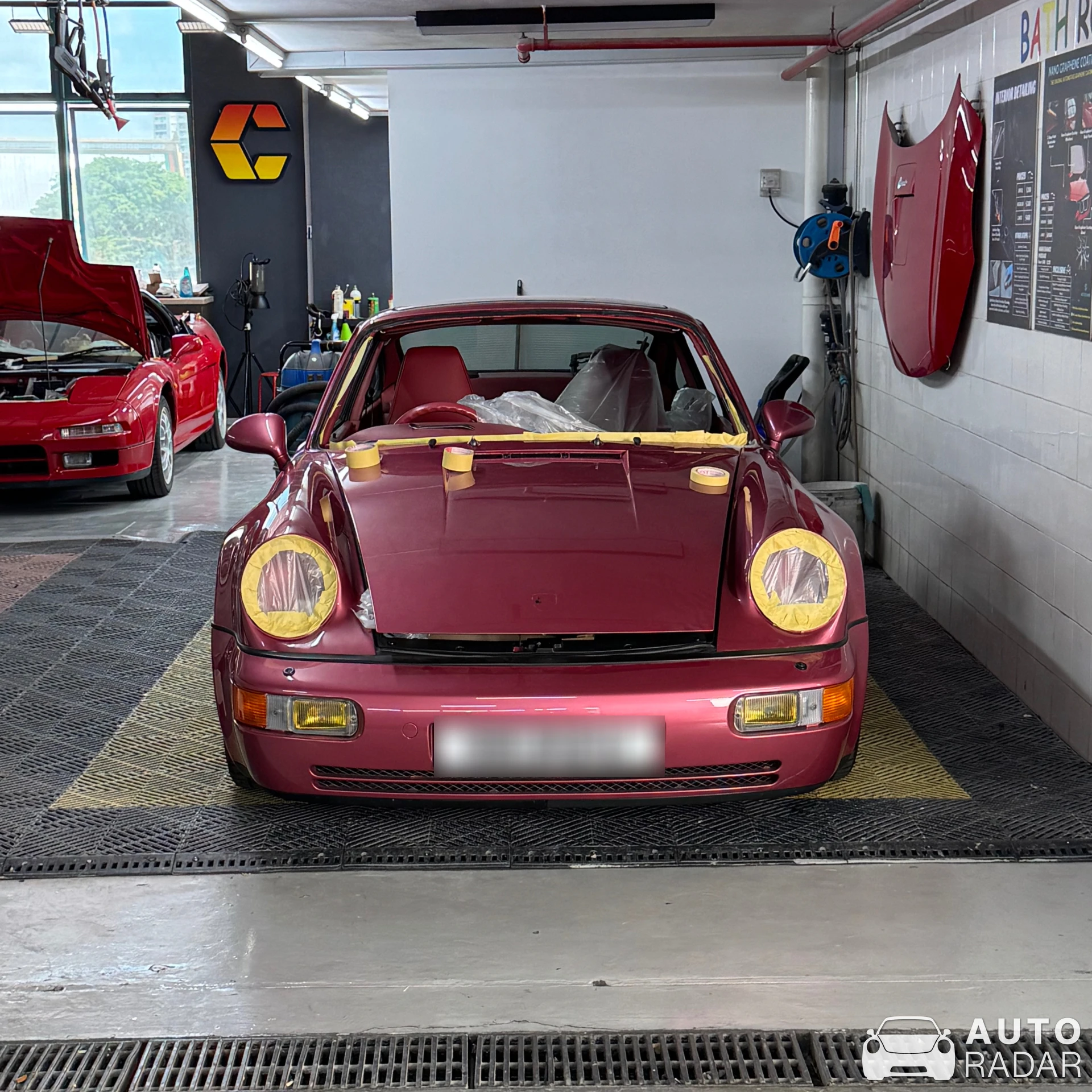 Porsche 964 Turbo 3.3 spotted in Singapore