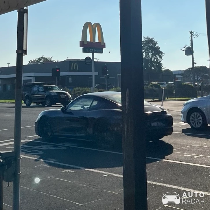 Porsche 718 Cayman T spotted in Leopold