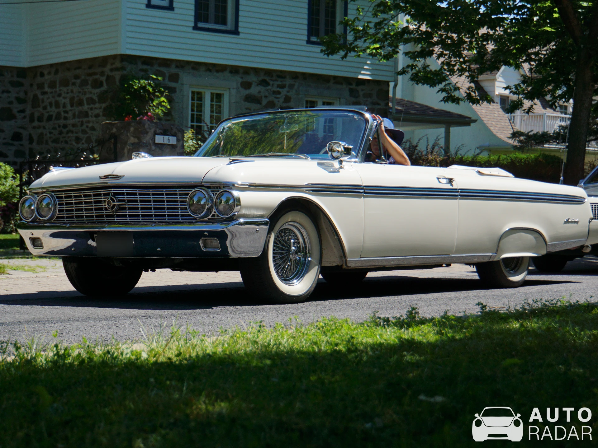 Ford Galaxie 500 Convertible spotted in Chambly