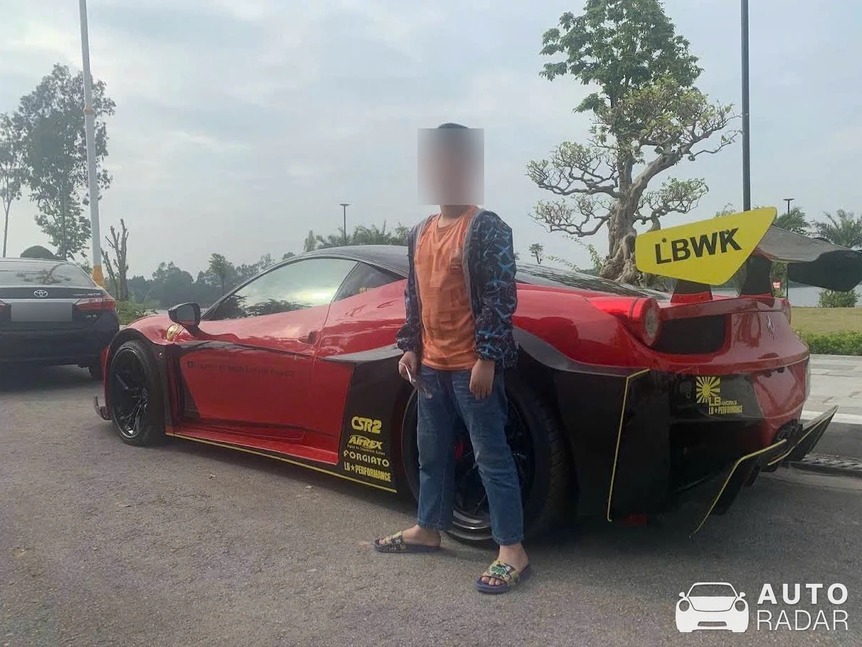 Ferrari 458 Italia Liberty Walk Widebody spotted in Vĩnh Phúc