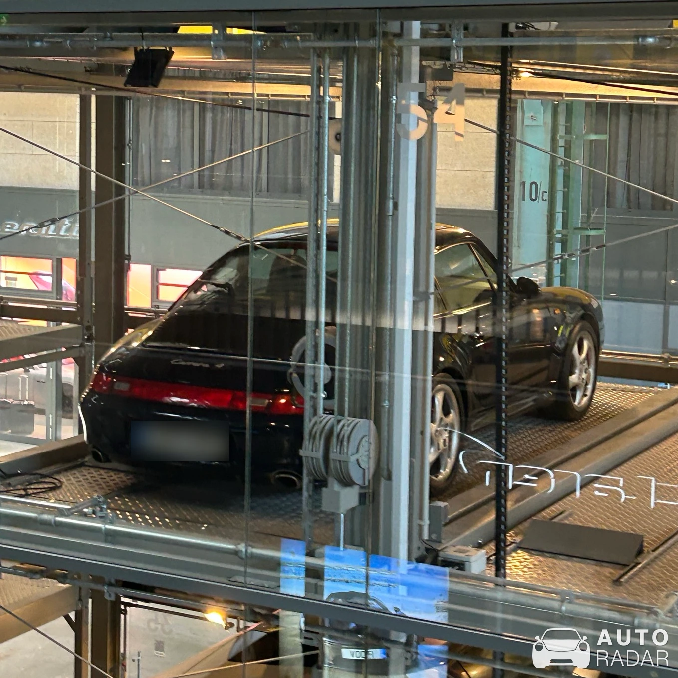 Porsche 993 Carrera 4 spotted in München