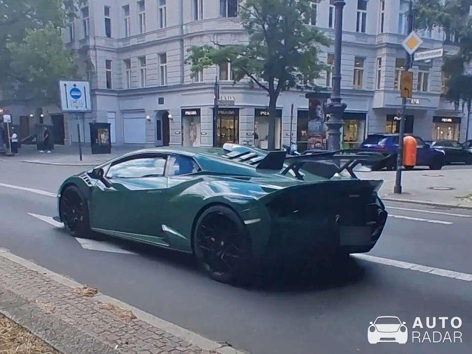 Lamborghini Huracán LP640-2 STO spotted in Schönefeld