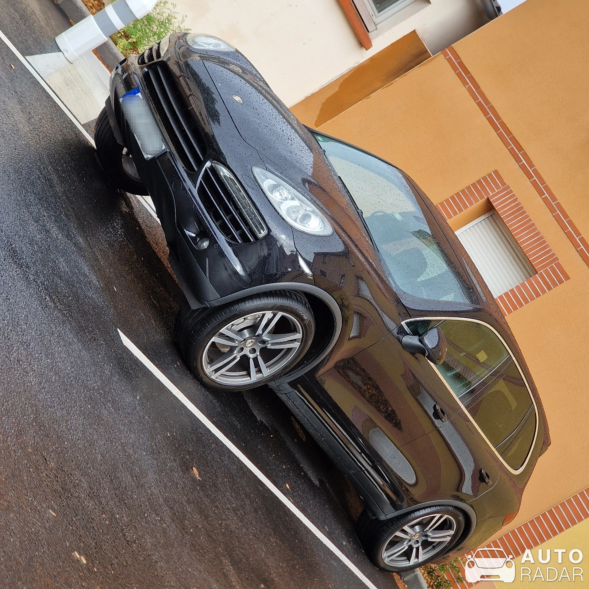 Porsche Cayenne spotted in Toulouse