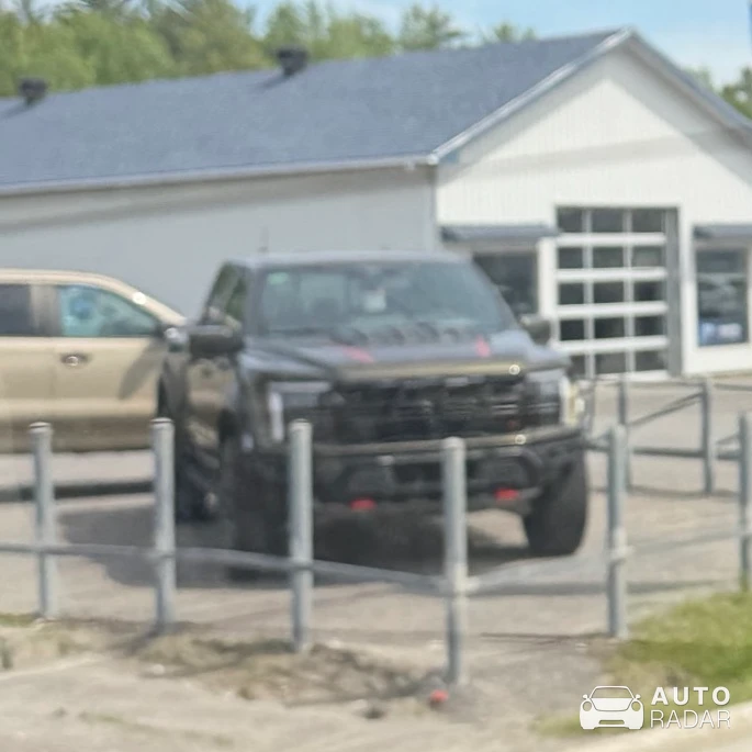 Ford F-150 Raptor R spotted in Notre-Dame-des-Prairies