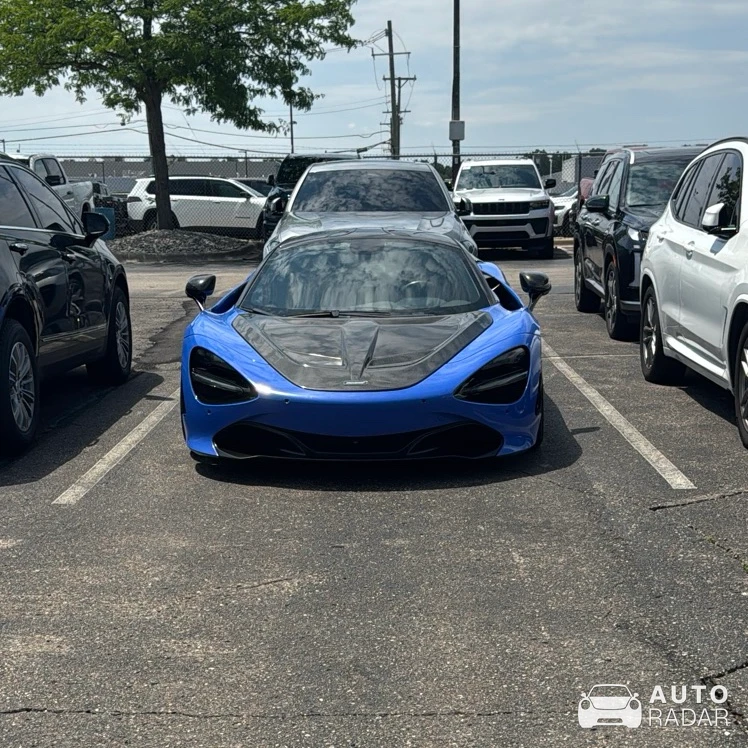 McLaren 720S spotted in Royal Oak