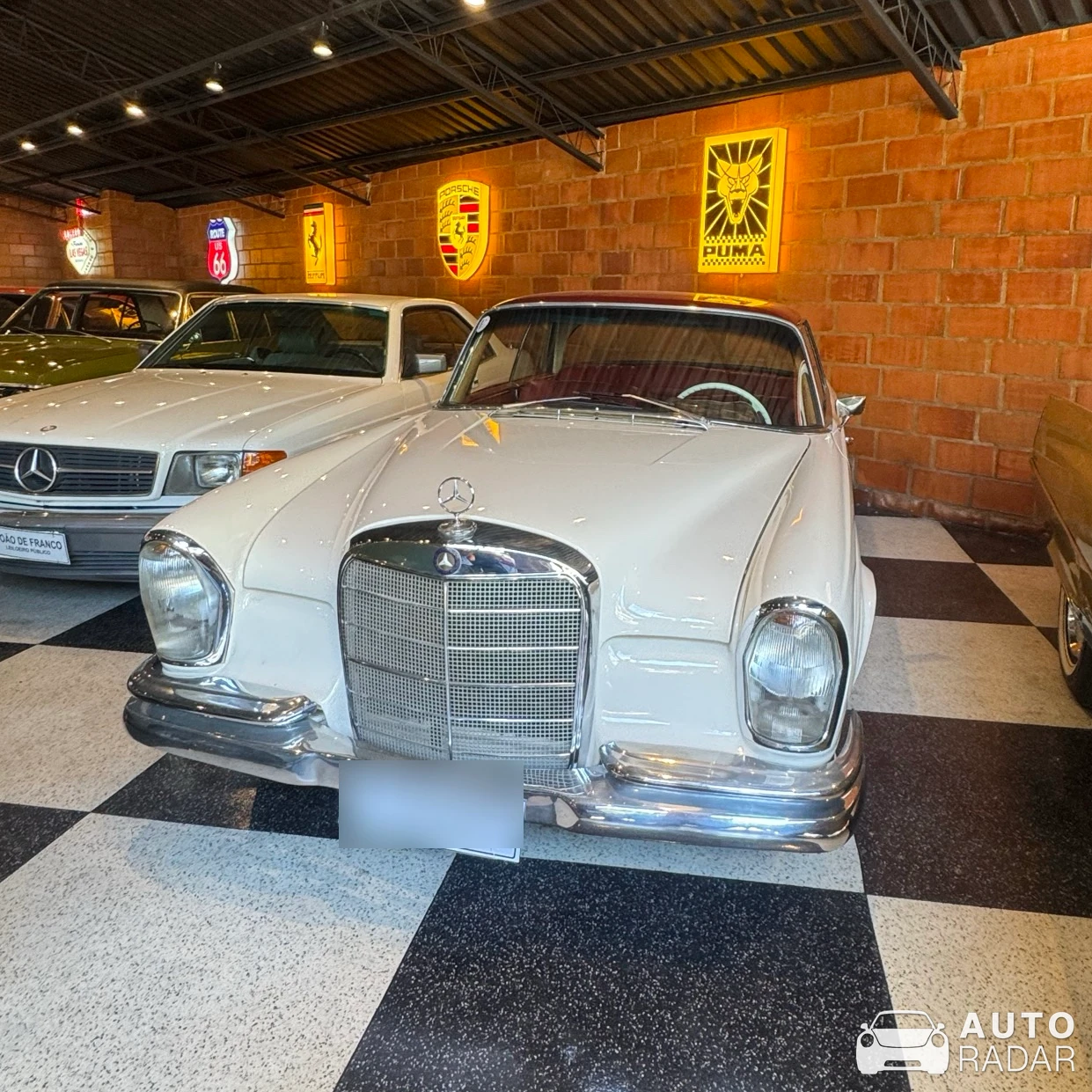 Mercedes-Benz W111 spotted in Petrópolis