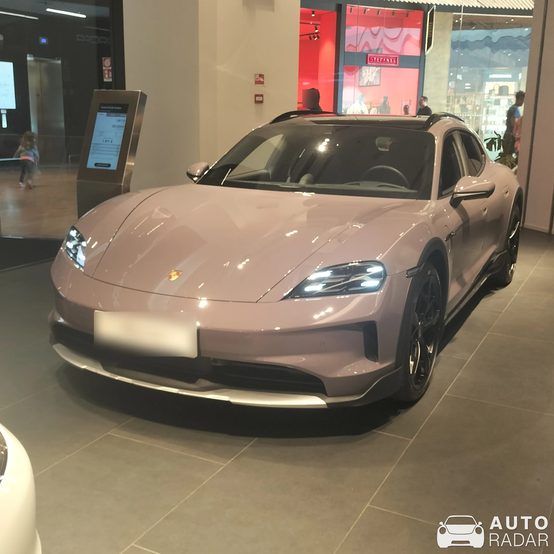 Porsche Taycan 4S Cross Turismo spotted in Milano, Italia
