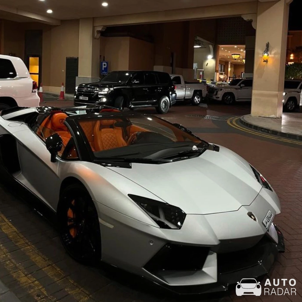 Lamborghini Aventador Roadster spotted in الدوحة, Qatar