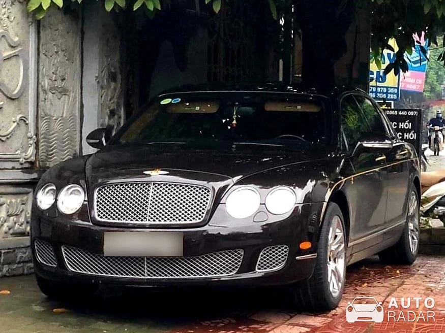 Bentley Continental Flying Spur spotted in Việt Trì