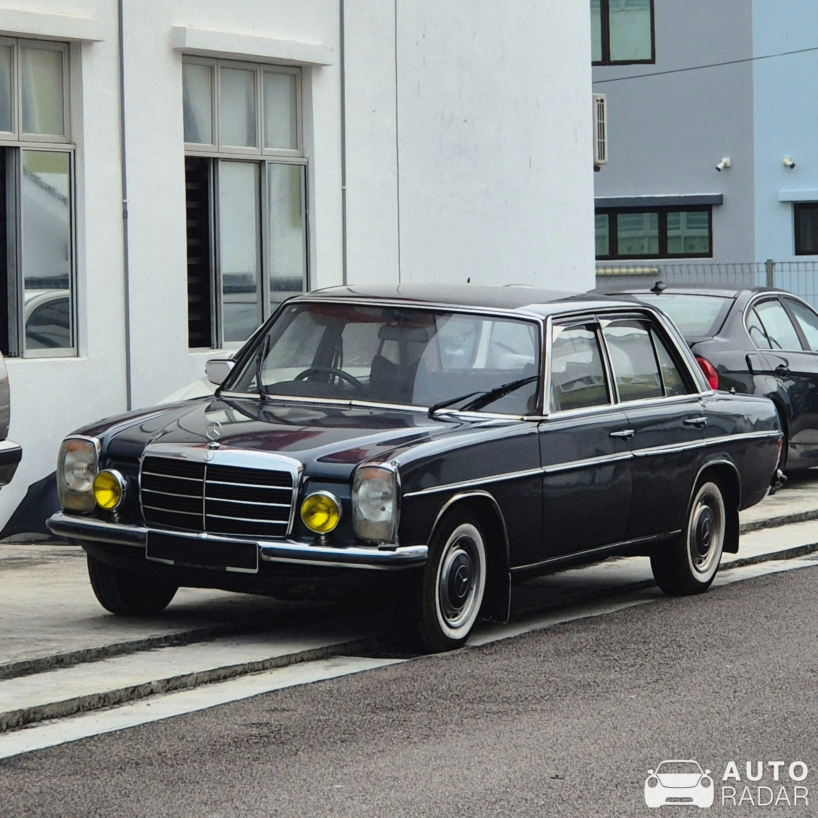 Mercedes-Benz W114 spotted in Johor Bahru