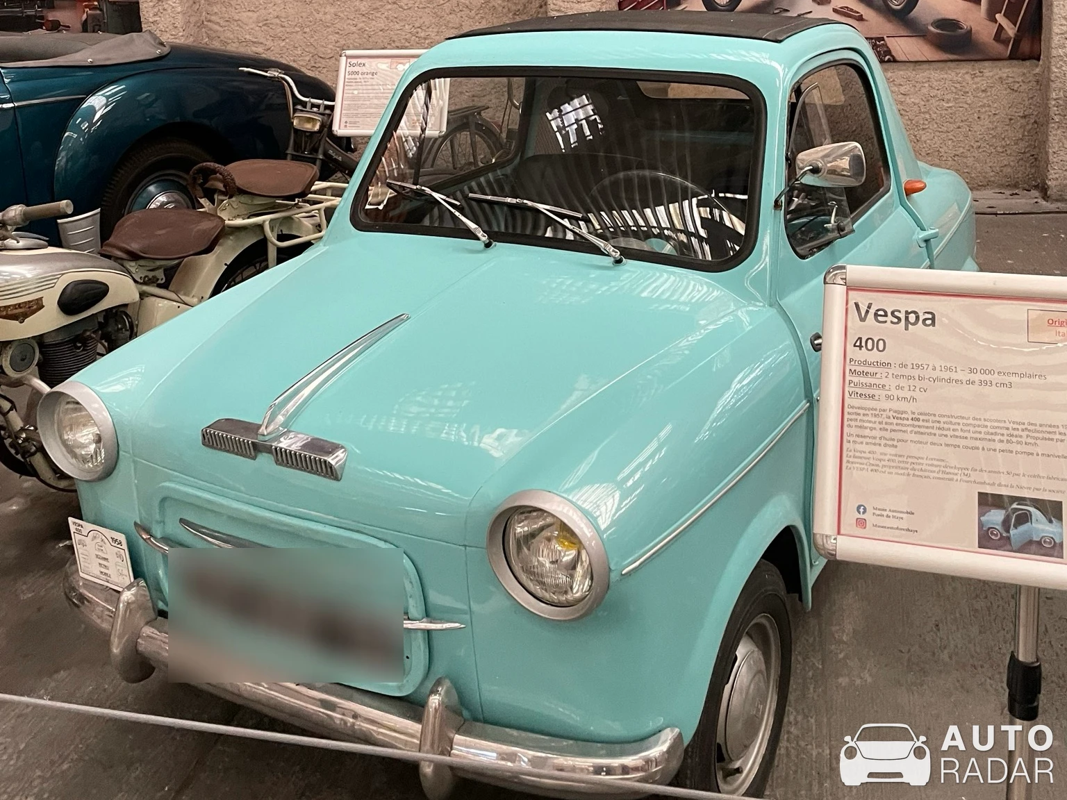 Vespa 400 spotted in Bois-de-Haye
