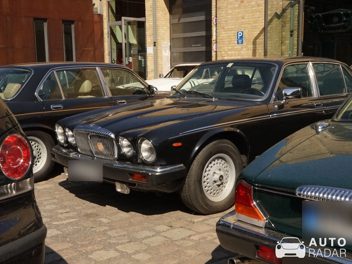 Jaguar XJ Sovereign V12 spotted in Berliini