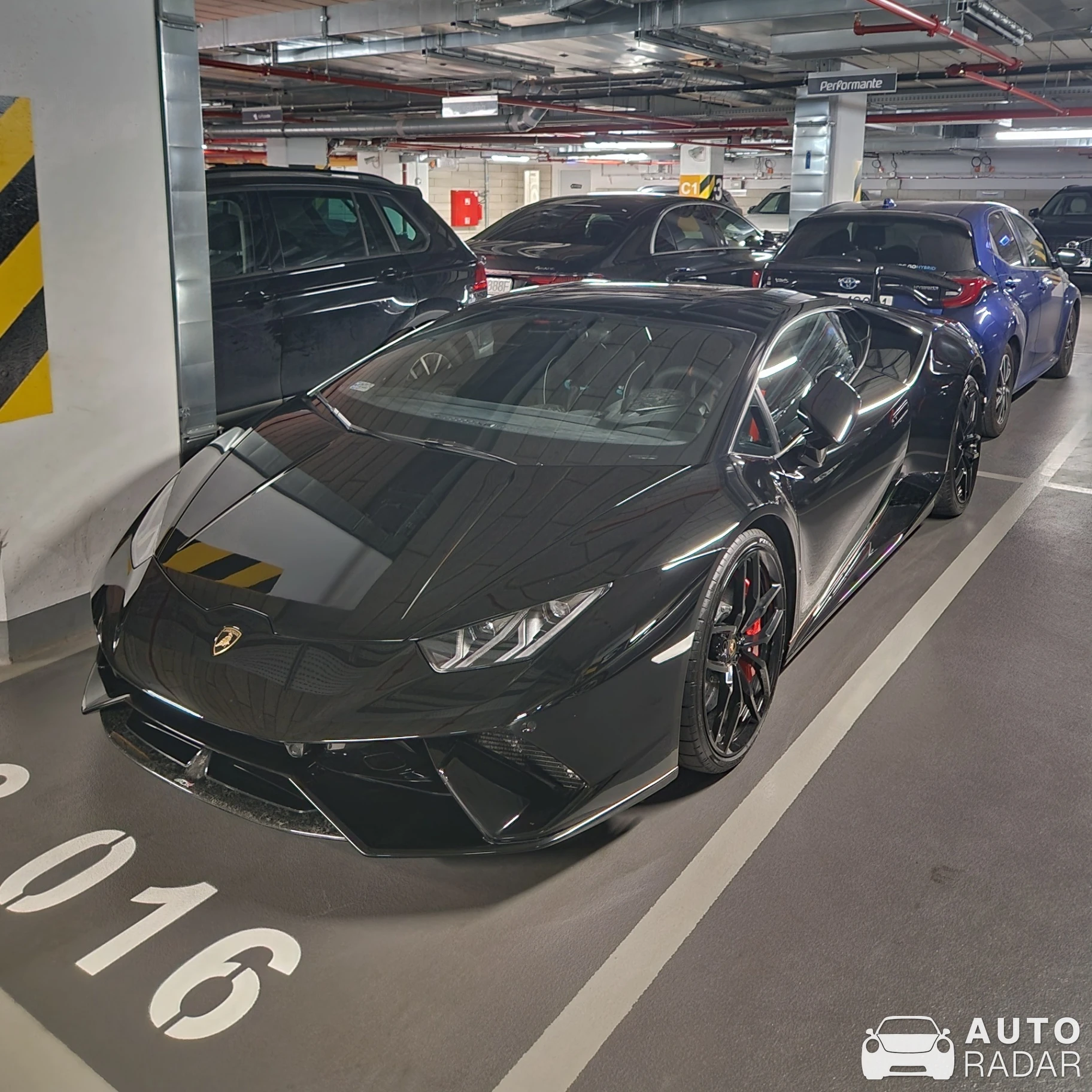 Lamborghini Huracán LP640-4 Performante spotted in Warszawa, Poland