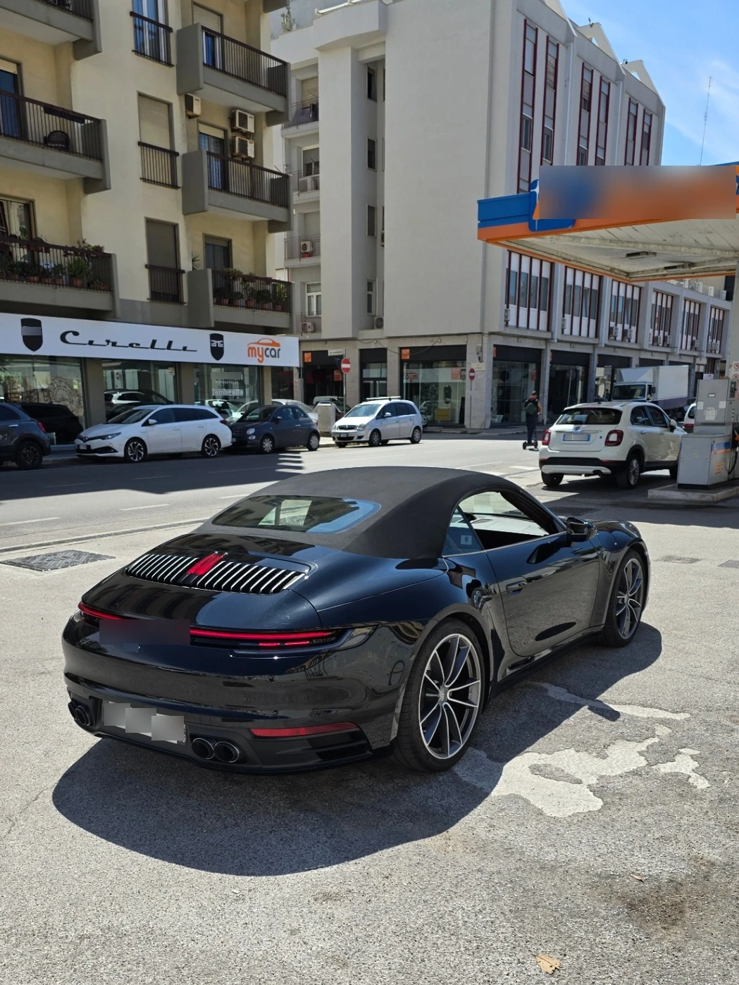 Porsche 992 Carrera Cabriolet MkI spotted in Bari, Italia