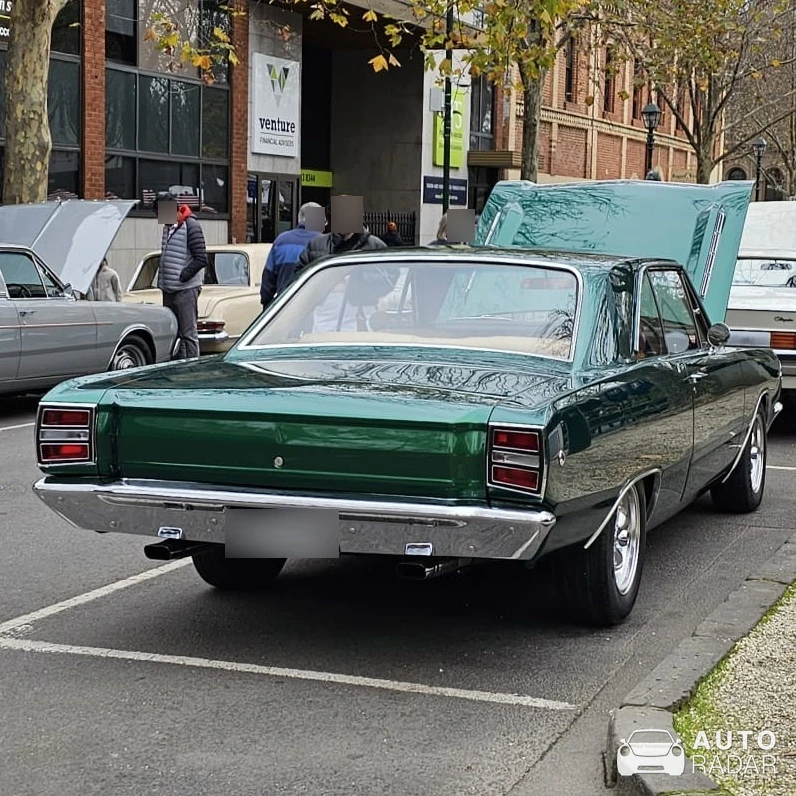 Chrysler Valiant spotted in Stawell
