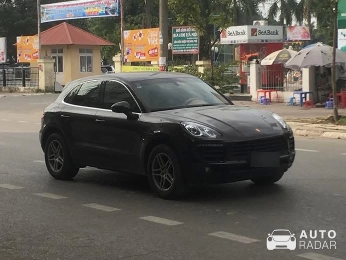 Porsche Macan Turbo spotted in Vĩnh Phúc