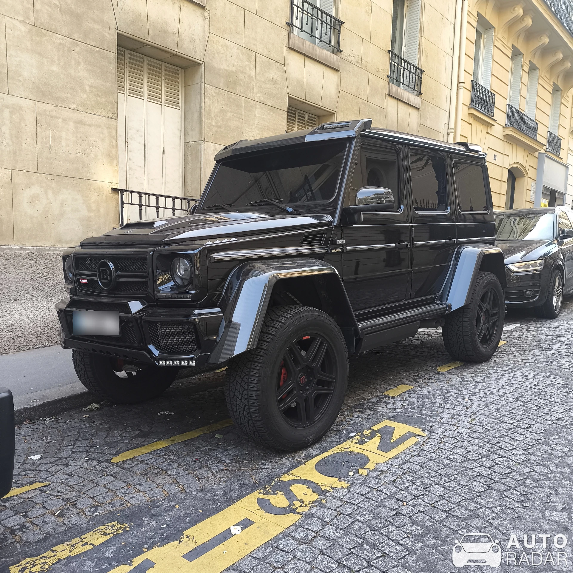 Mercedes-AMG Brabus GLS B63S-700 Widestar spotted in Paris