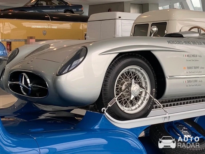 Mercedes-Benz 300SLR Uhlenhaut Coupé spotted in Uttenweiler