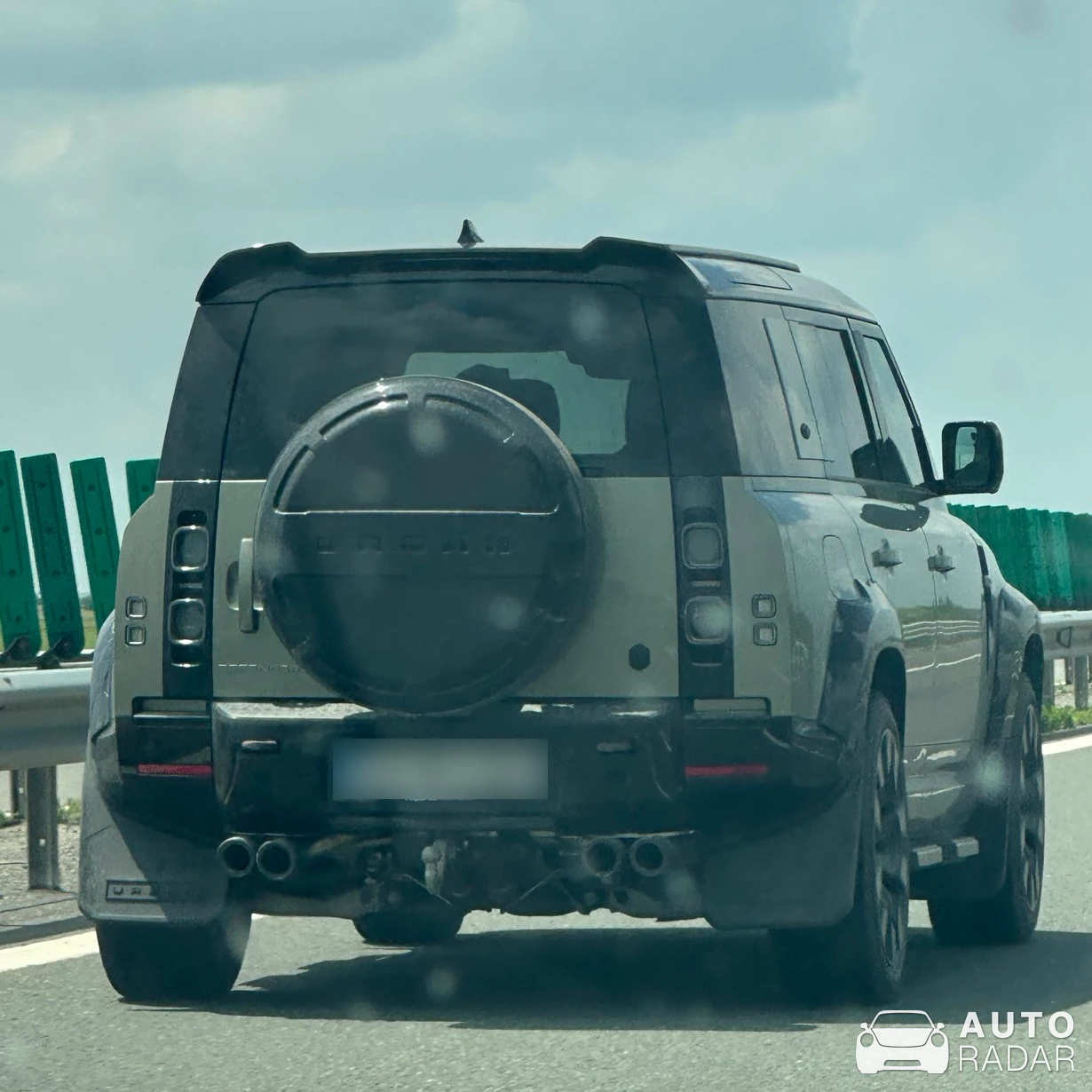 Land Rover Defender Urban XRS spotted in Slobozia