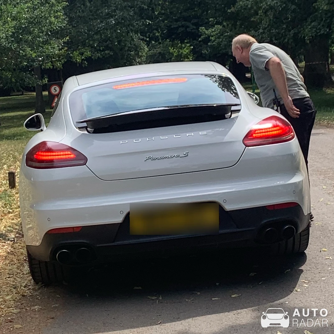 Porsche 970 Panamera S spotted in Hounslow