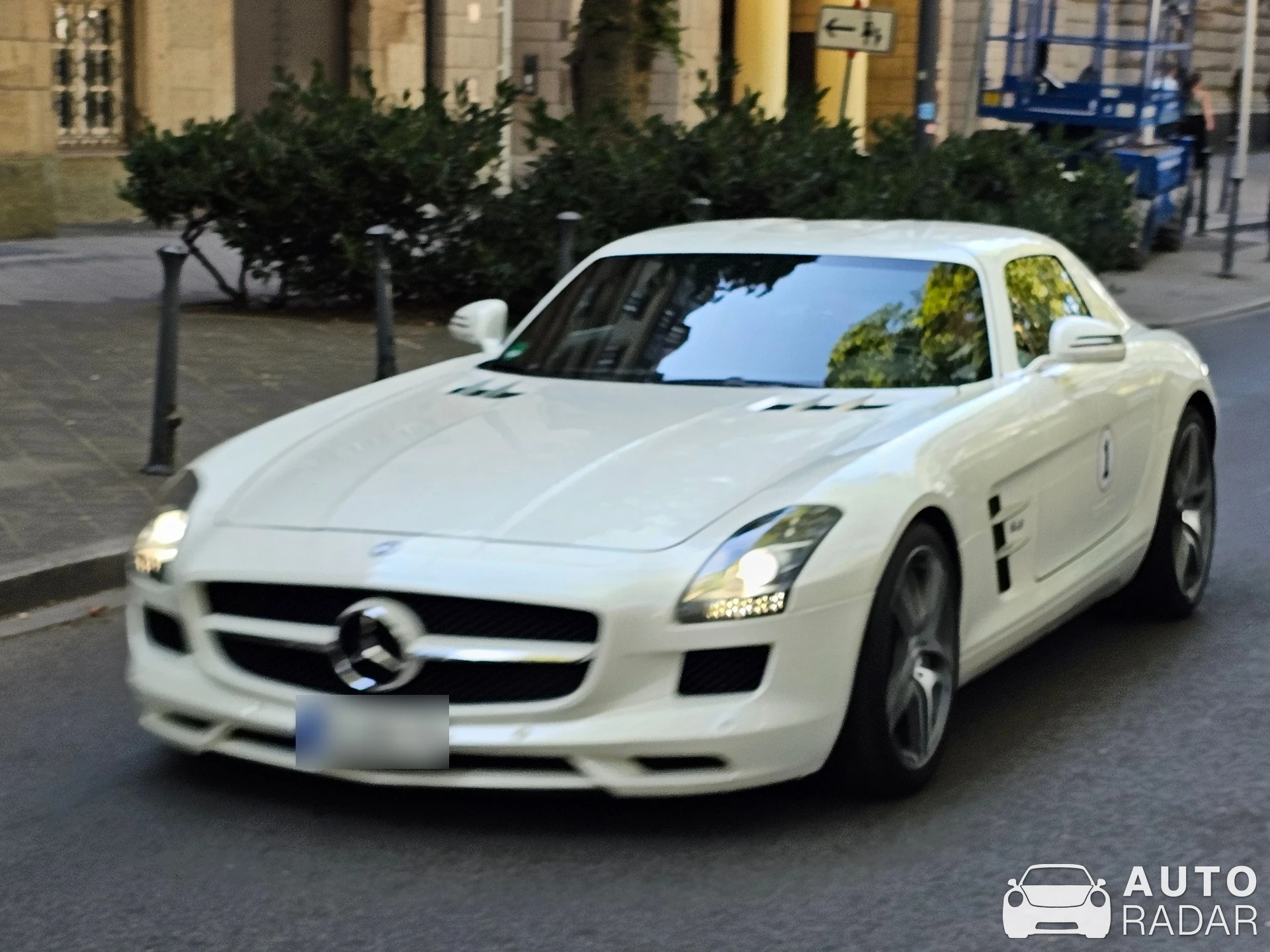 Mercedes-Benz SLS AMG spotted in Düsseldorf