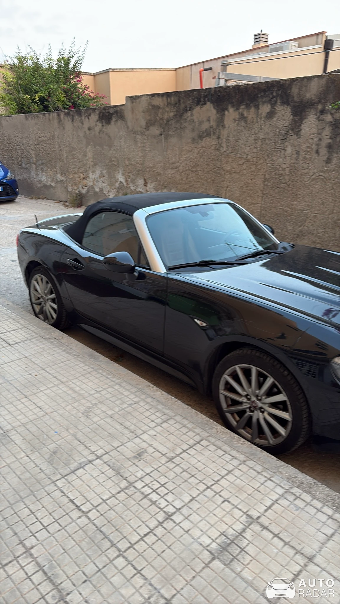 Fiat 124 Spider spotted in Siracusa