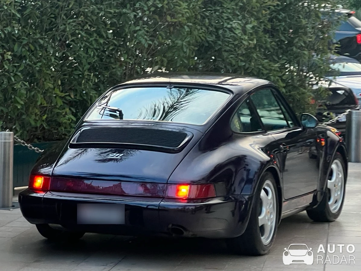 Porsche 964 Carrera spotted in Monaco